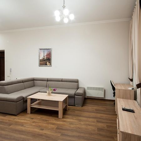 Wonderful Flat On City Center Ужгород Екстер'єр фото